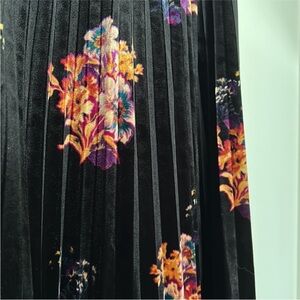 Maeve anthropology Velvet Velour pleated Black Midi Skirt Purple Floral Pattern